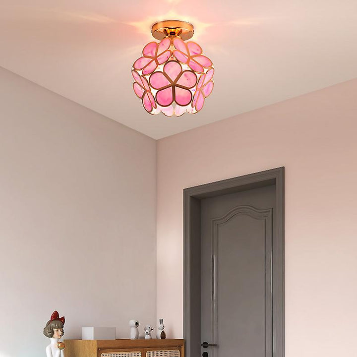 Lampa sufitowa w stylu kwiatowym