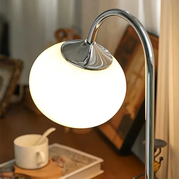 Lampa stołowa Marshmallow z metalu i szkła
