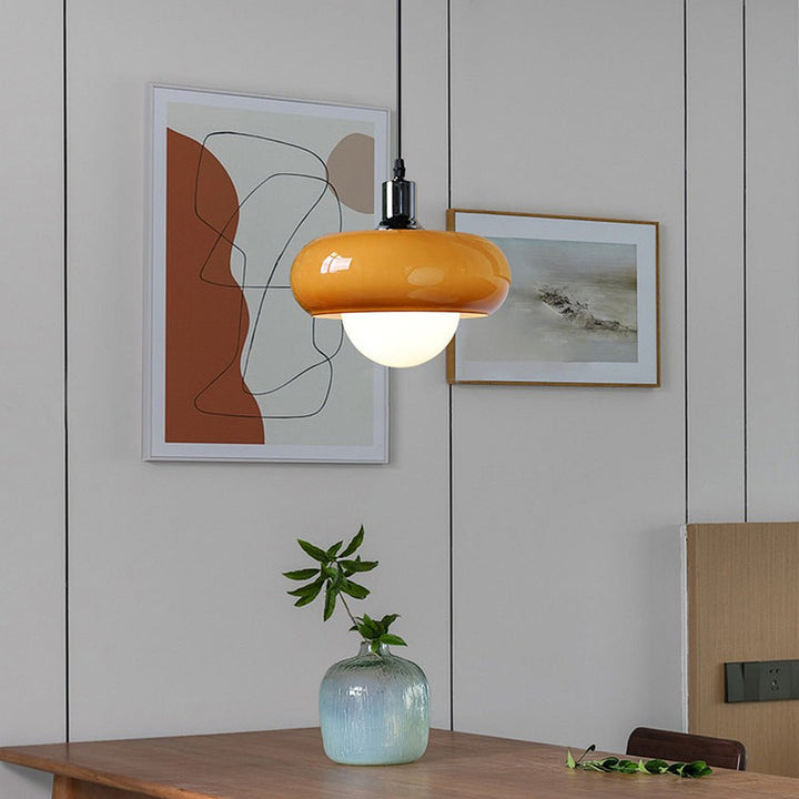Lampa wisząca Bauhaus z szklanym kloszem w kolorze kawy
