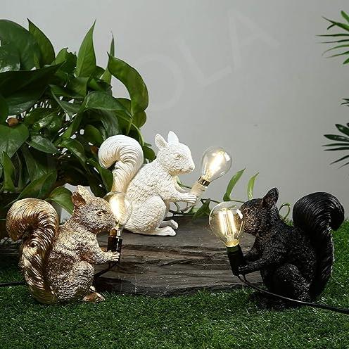 Nordycka Lampa Stołowa Urocza Wiewiórka