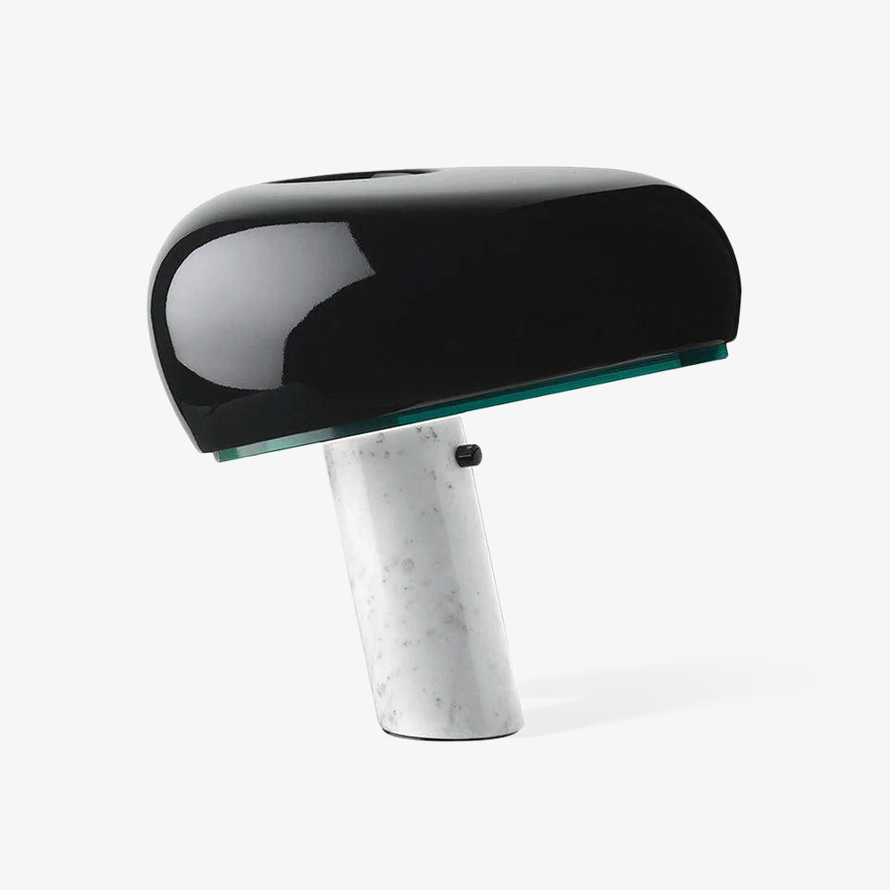 Lampka stołowa z marmurową dekoracją