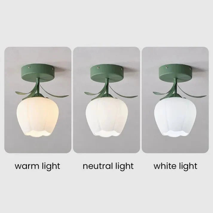 Prosta lampa sufitowa Tiffany z mini kwiatami