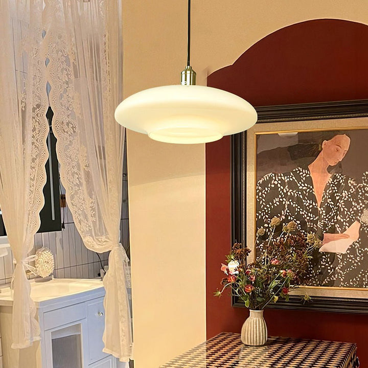 Nowoczesna lampa wisząca z białego szkła