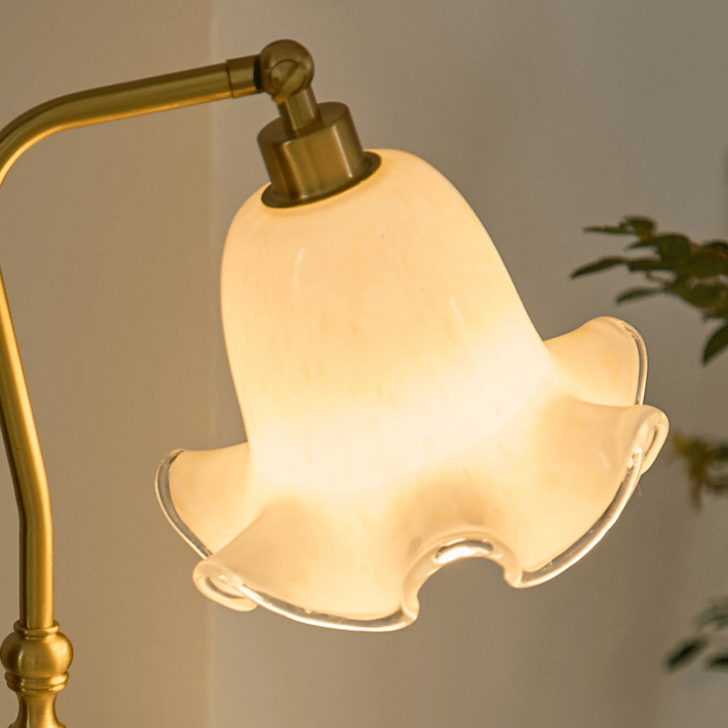 RoseLamp | Modna Lampa Stołowa w Kształcie Kwiatu