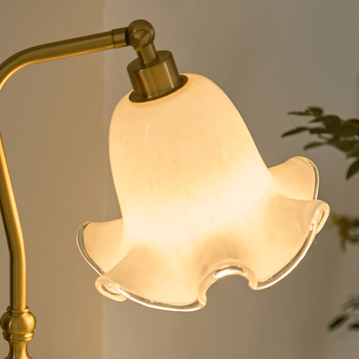 RoseLamp | Modna Lampa Stołowa w Kształcie Kwiatu