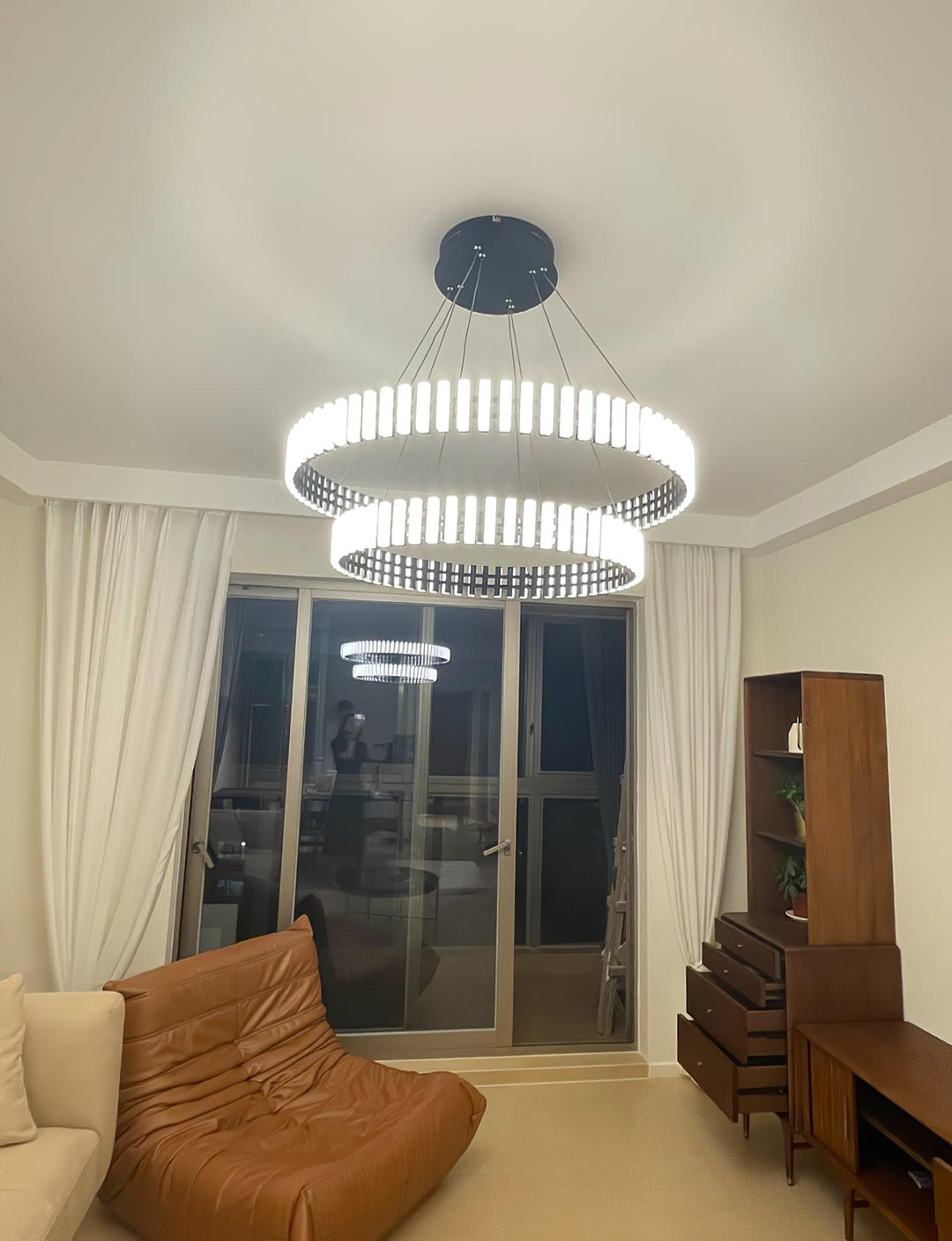 Wiszący żyrandol LED