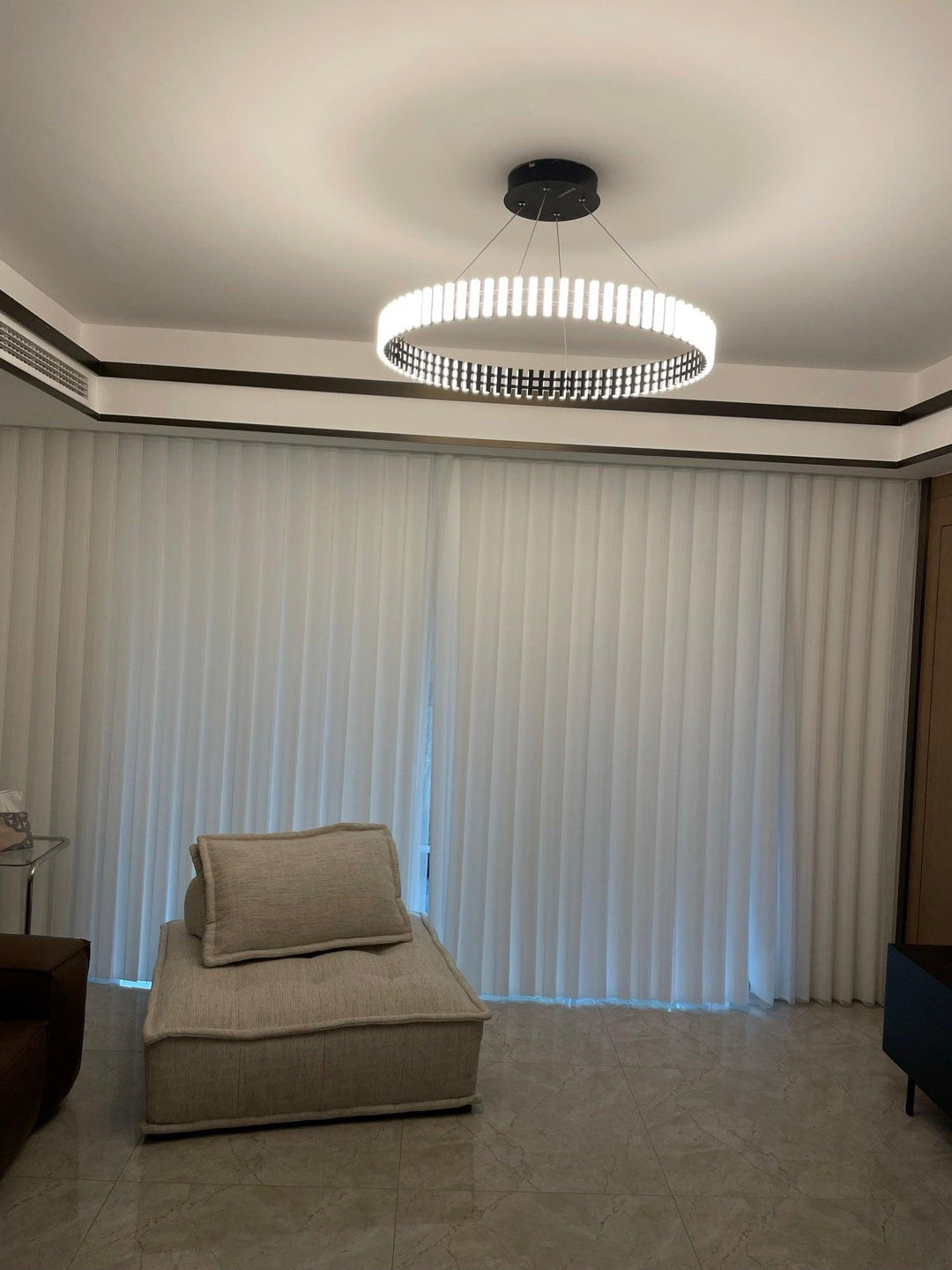 Wiszący żyrandol LED