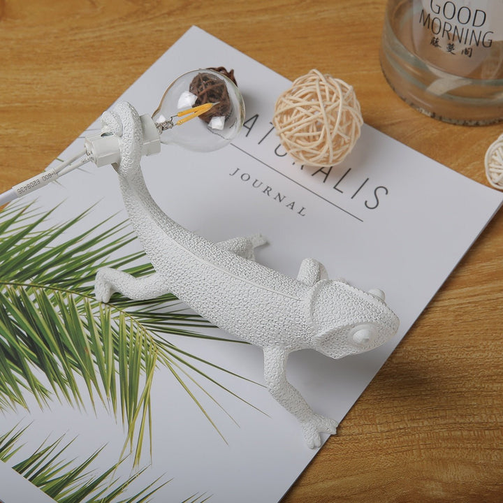 Nowoczesna Lampa Stołowa z Żywicy w Kształcie Jaszczurki