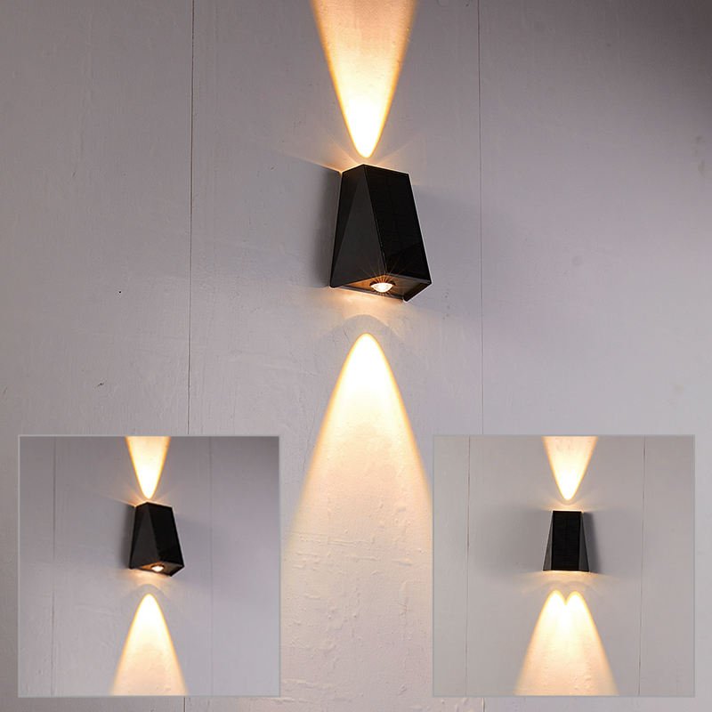 Lampka ścienna LED na energię słoneczną