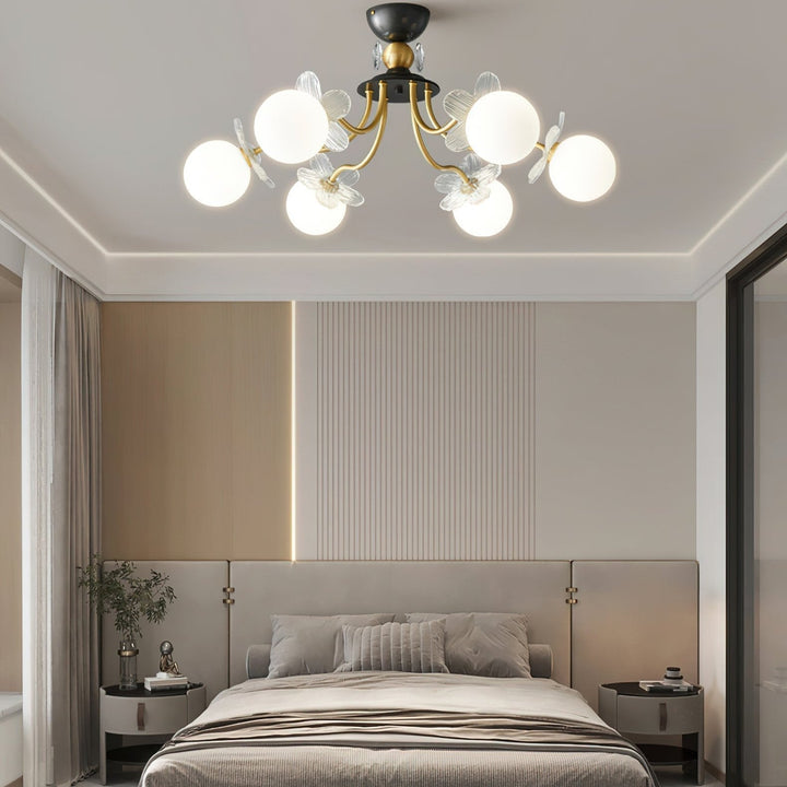 Szklany żyrandol z kwiatem