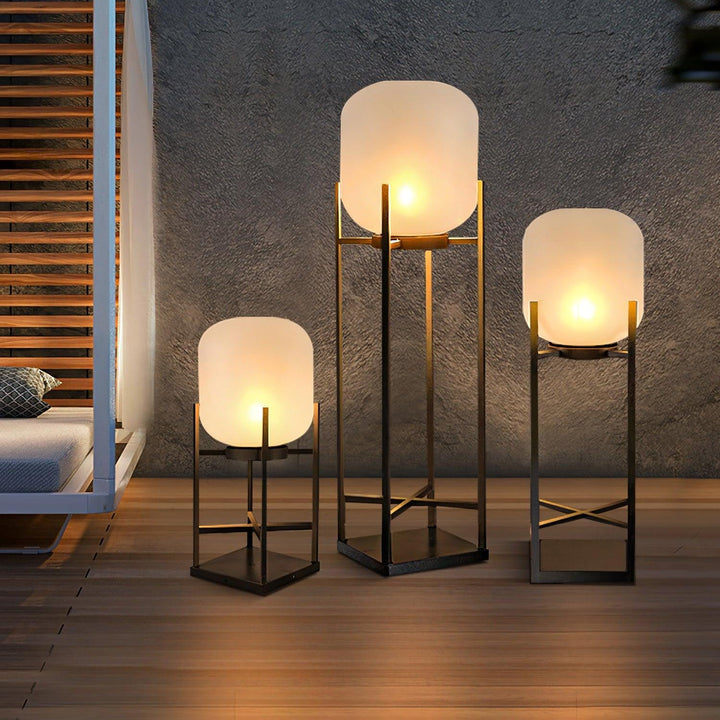 Lampa podłogowa na energię słoneczną do użytku zewnętrznego