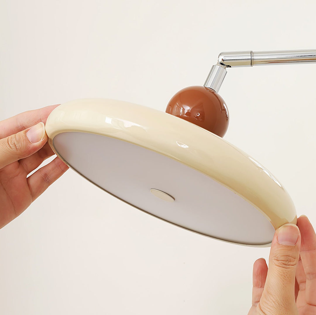 Lampa ścienna Lola z ruchomym ramieniem