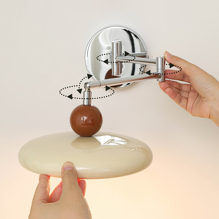 Lampa ścienna Lola z ruchomym ramieniem