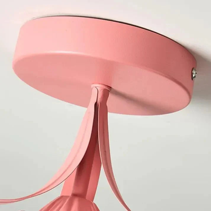 Prosta lampa sufitowa Tiffany z mini kwiatami