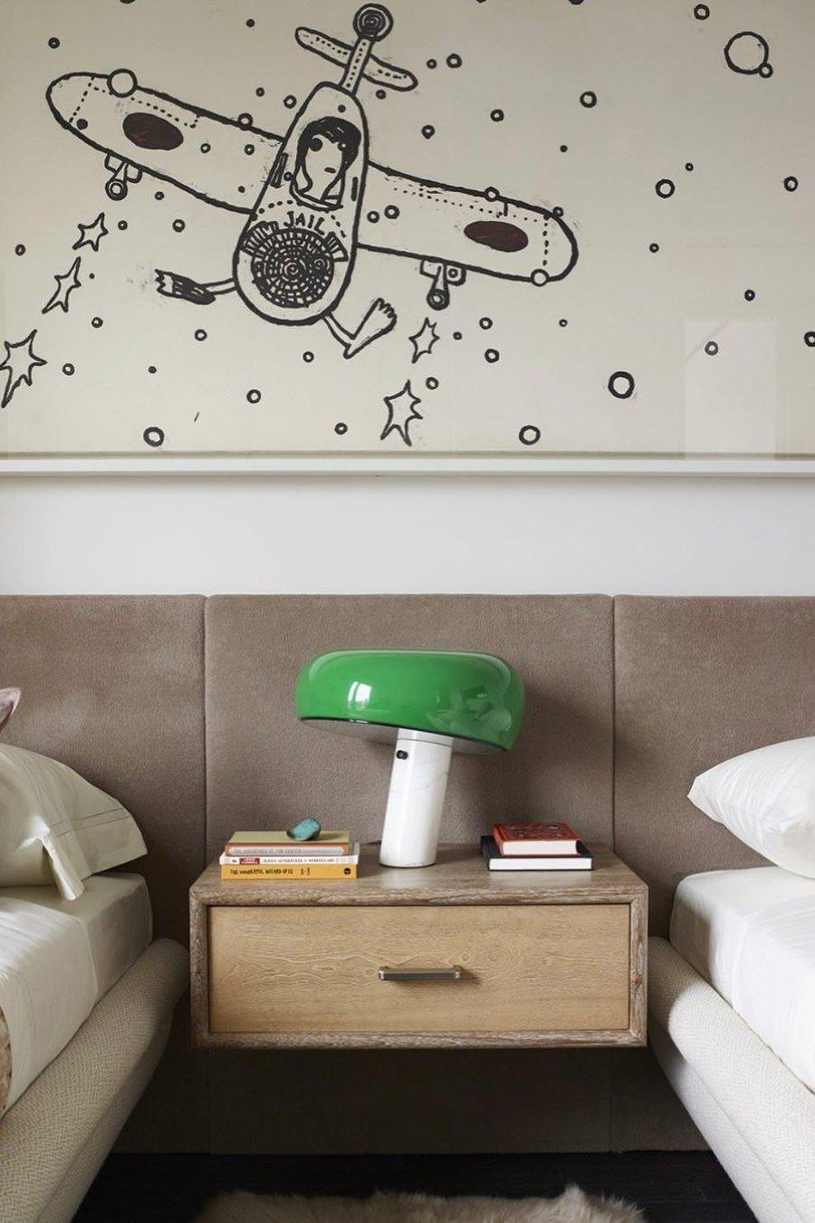 Lampka stołowa z marmurową dekoracją