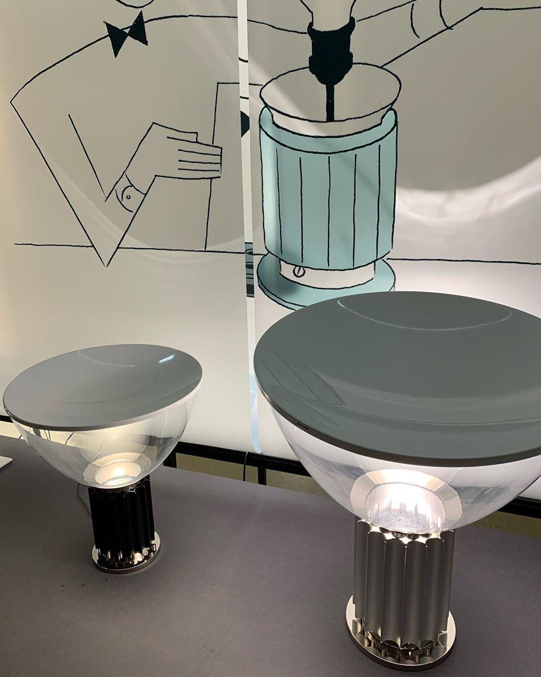 Lampka stołowa z marmurową dekoracją