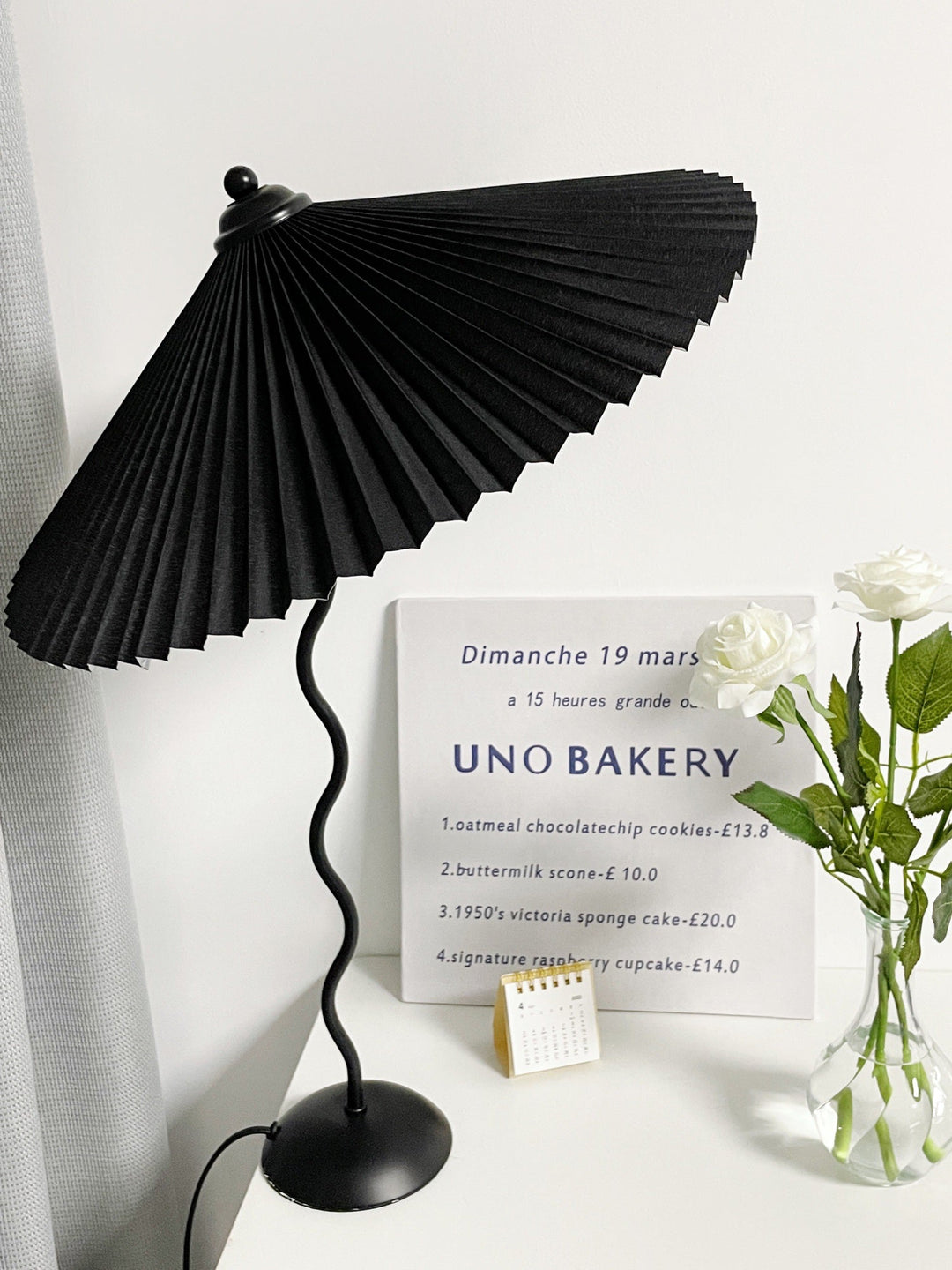 Lampka stołowa Squiggle