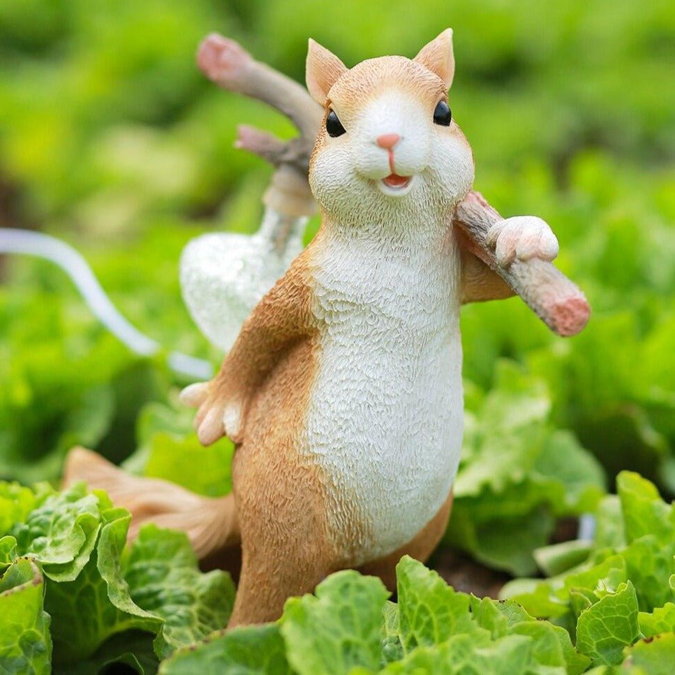 Lampka stołowa w kształcie wiewiórki