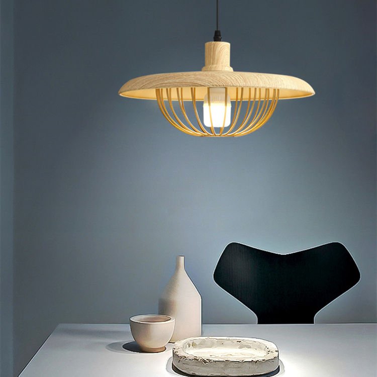 Lampy wiszące imitujące drewno