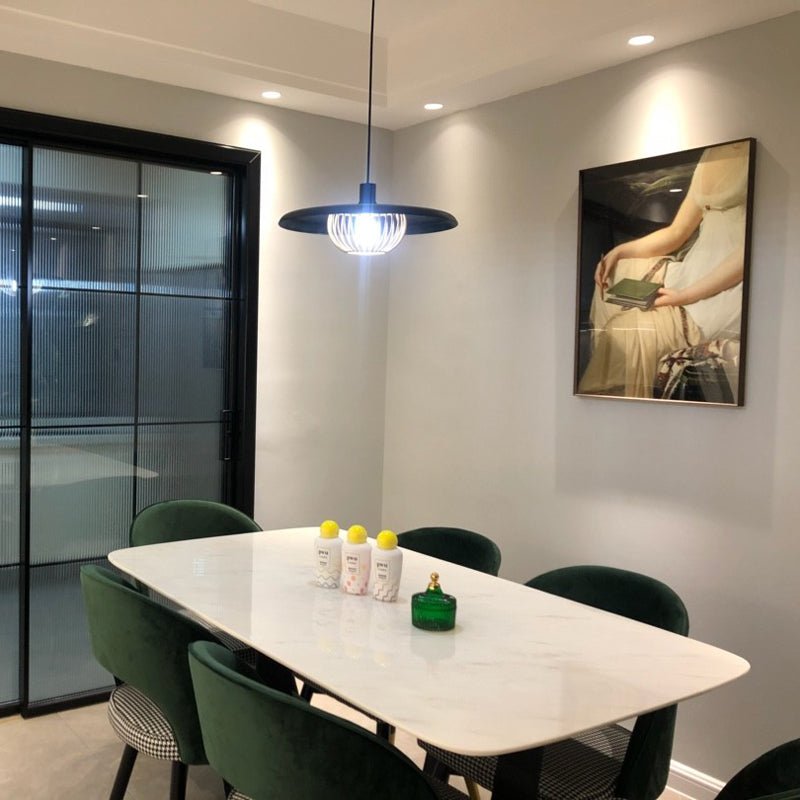 Lampy wiszące imitujące drewno