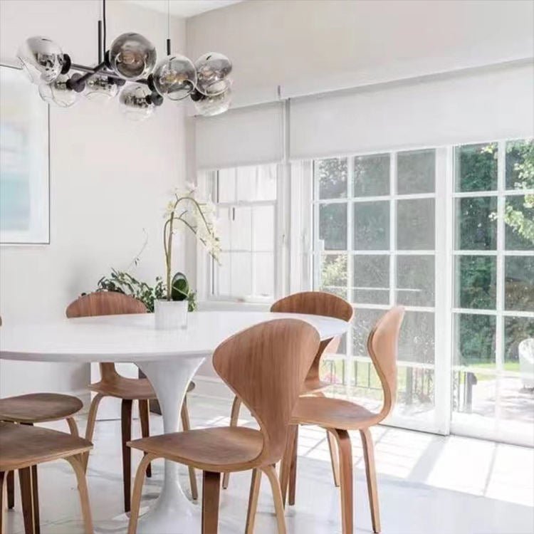 Żyrandol z nordycką szklaną kulą