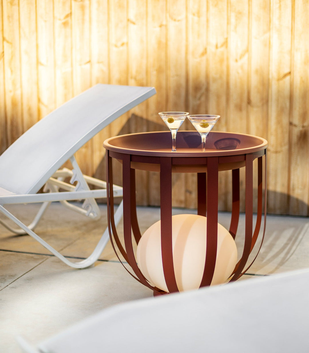 Luksusowa lampa ogrodowa z donicą