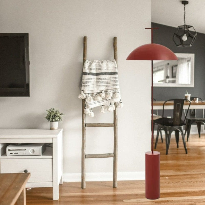 Minimalistyczna skandynawska lampa podłogowa