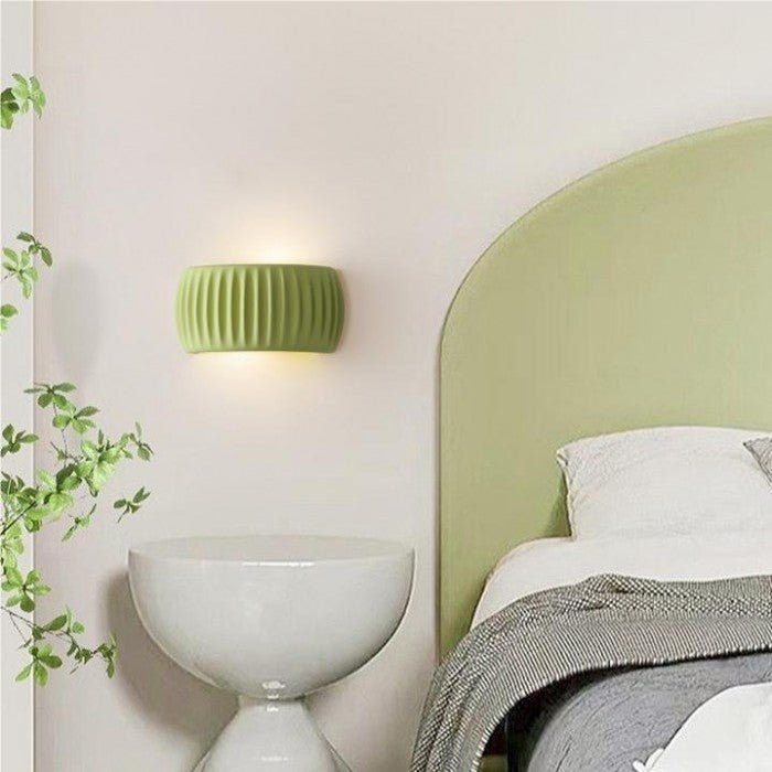 Nowoczesna lampa ścienna z żywicy w stylu Art Deco