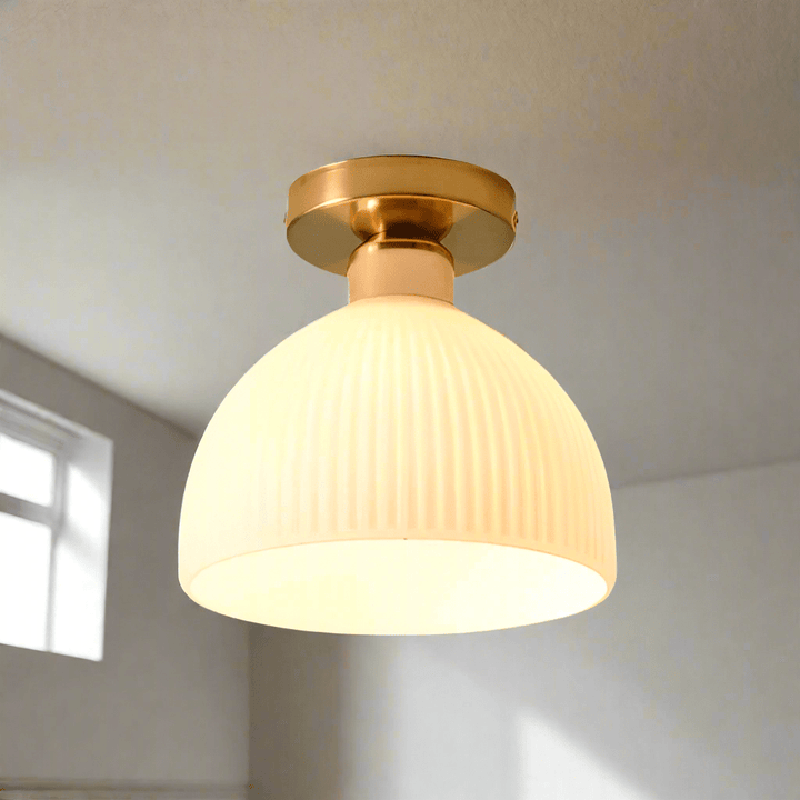 Nowoczesna mlecznobiała szklana lampa sufitowa